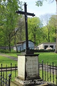 Krzyż przy kościele św. Wawrzyńca
