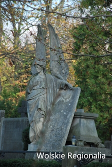 Rzeźba na grobie rodziny Gebethnerów