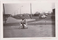 Rodzina przy skrzyżowaniu ulic Towarowej i Pańskiej