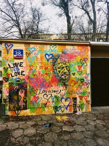 Mural "Love is love" przy ulicy Pawiej 38