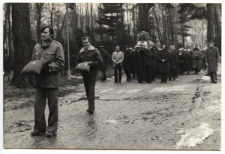 Pracownicy ZMiN w czasie pogrzebu na warszawskich Powązkach Wojskowych