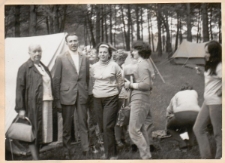 Członkowie Koła PTTK nr 146 w czasie biwaku w Julinku nad Liwcem w dniach 11-12.06.1971