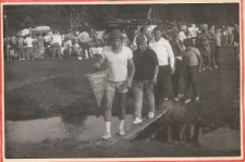 Członkowie Koła PTTK nr146 w czasie XIV Zlotu Turystów Warszawskich PTTK w Śrudborowie, 9-10.09.1972